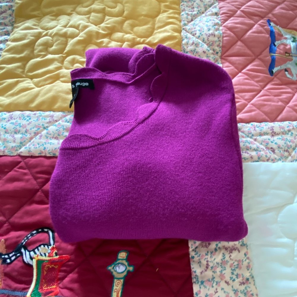GUC Cable & Gauge Scalloped Pull over sweater in Fuschia-2X - Picture 10 of 14